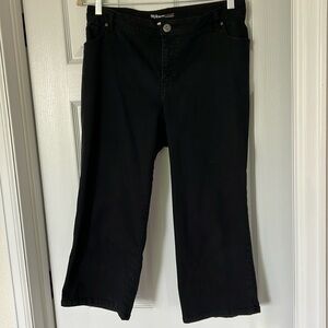 Style & Co Black Mid-rise Capri Jeans 16W
